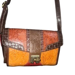 Elegant Embossed Leather Crossbody Bag